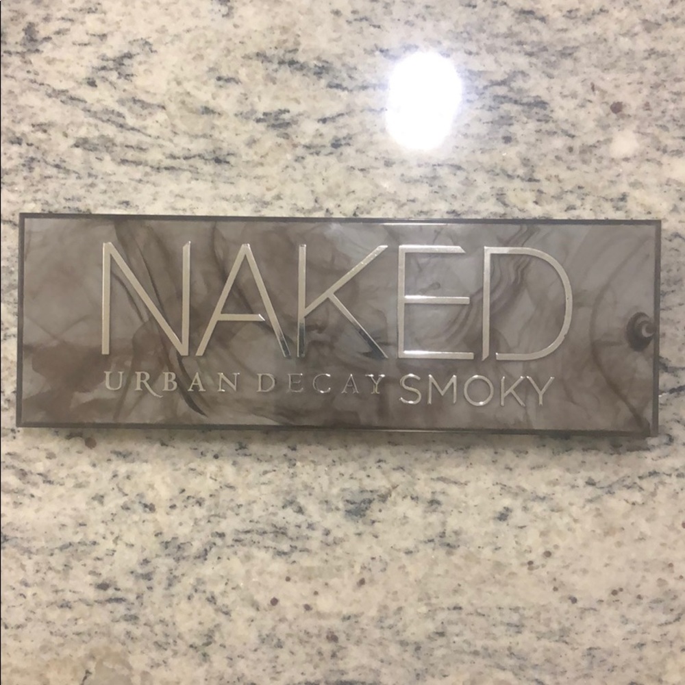 Naked Smoky palette